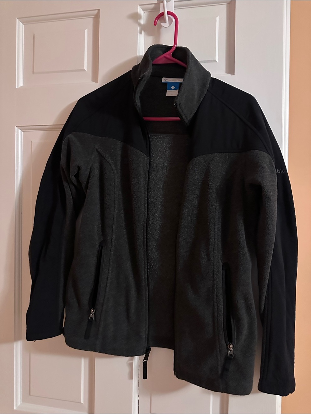 Columbia Women's Dark Gray and Black Performance Fleece Jacket